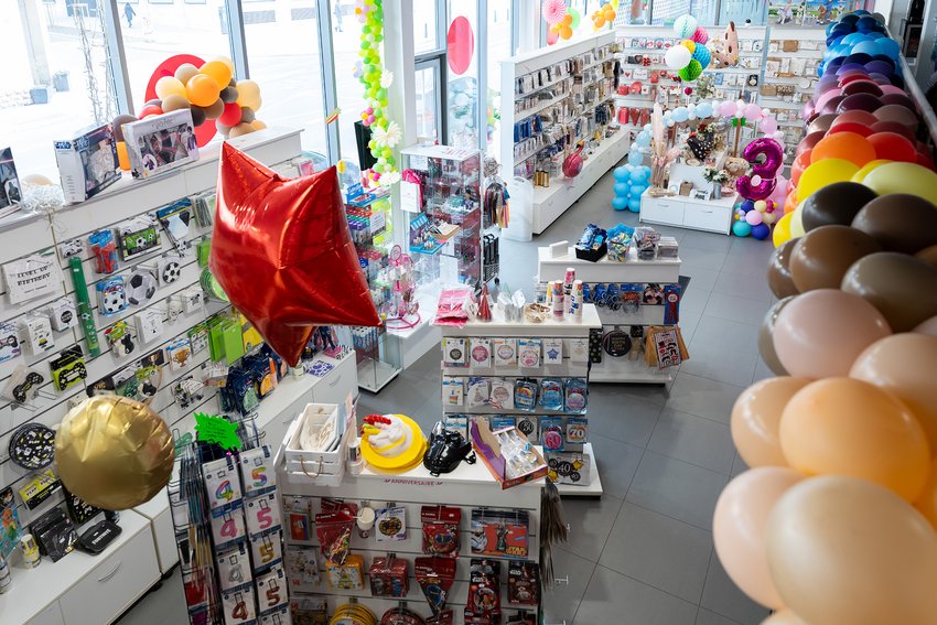 Le magasin Party Shop du quartier gare à Luxembourgville propose quelque 10.000 références de produits de fête, pour tous les besoins festifs et à tous les prix (crédit Emmanuel Claude / Focalize)