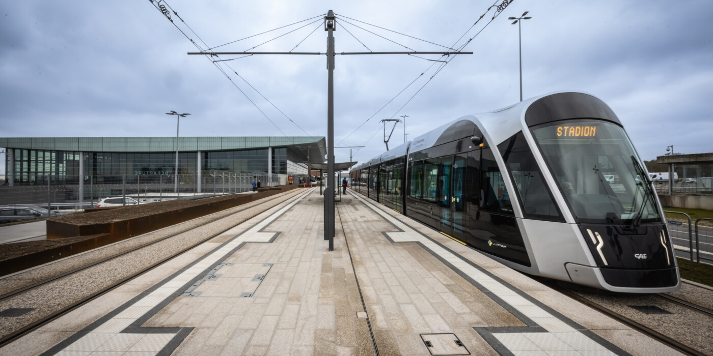 Le tramway dessert l'aéroport du Findel au Luxembourg