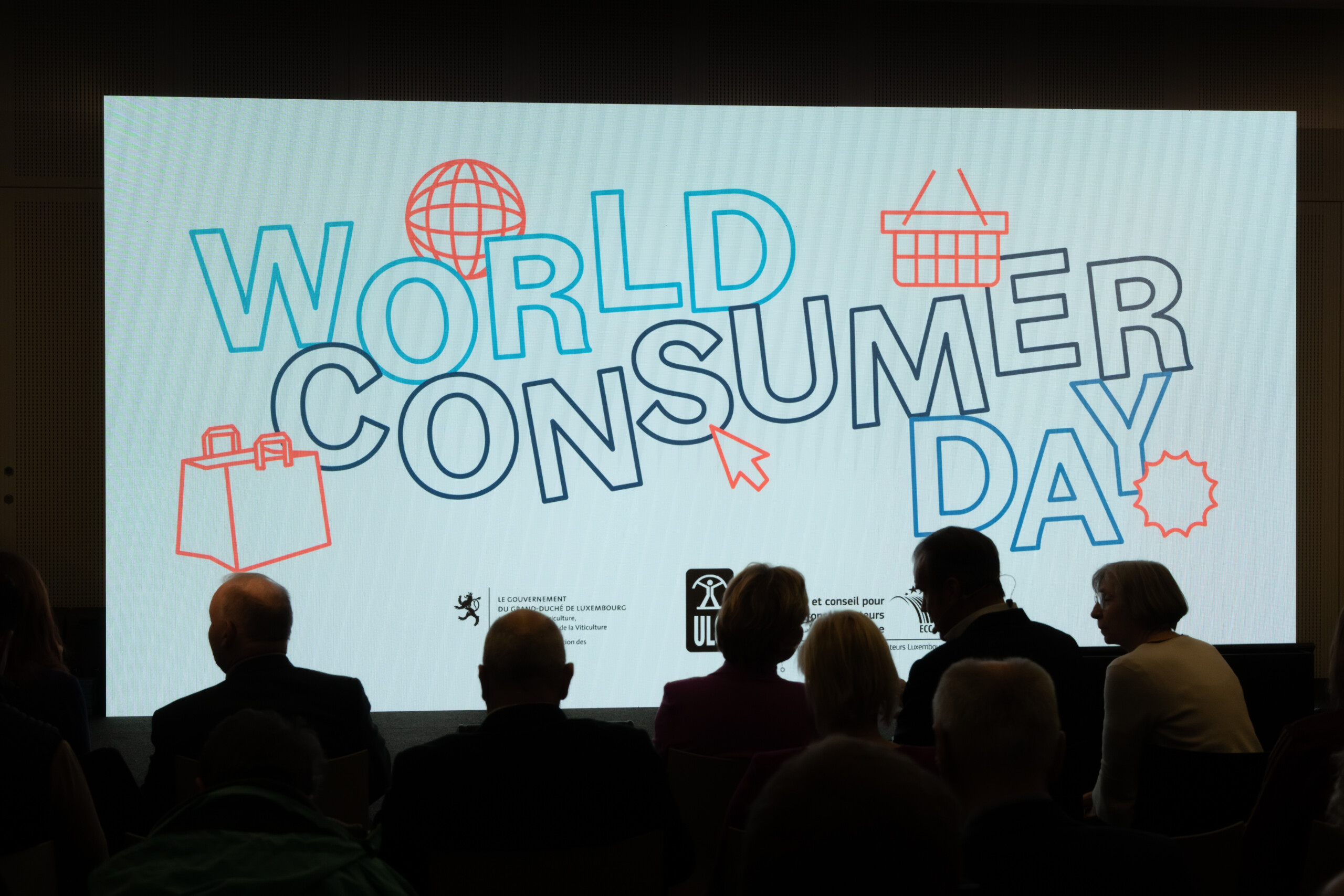 La table ronde a réuni un panel d'experts d'horizons divers (crédit: Laurent Antonelli / Agence Blitz)