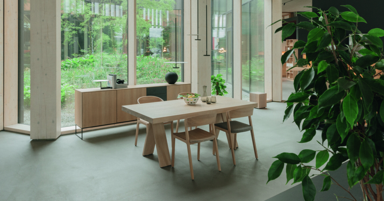 Sallae à manger design en bois clair