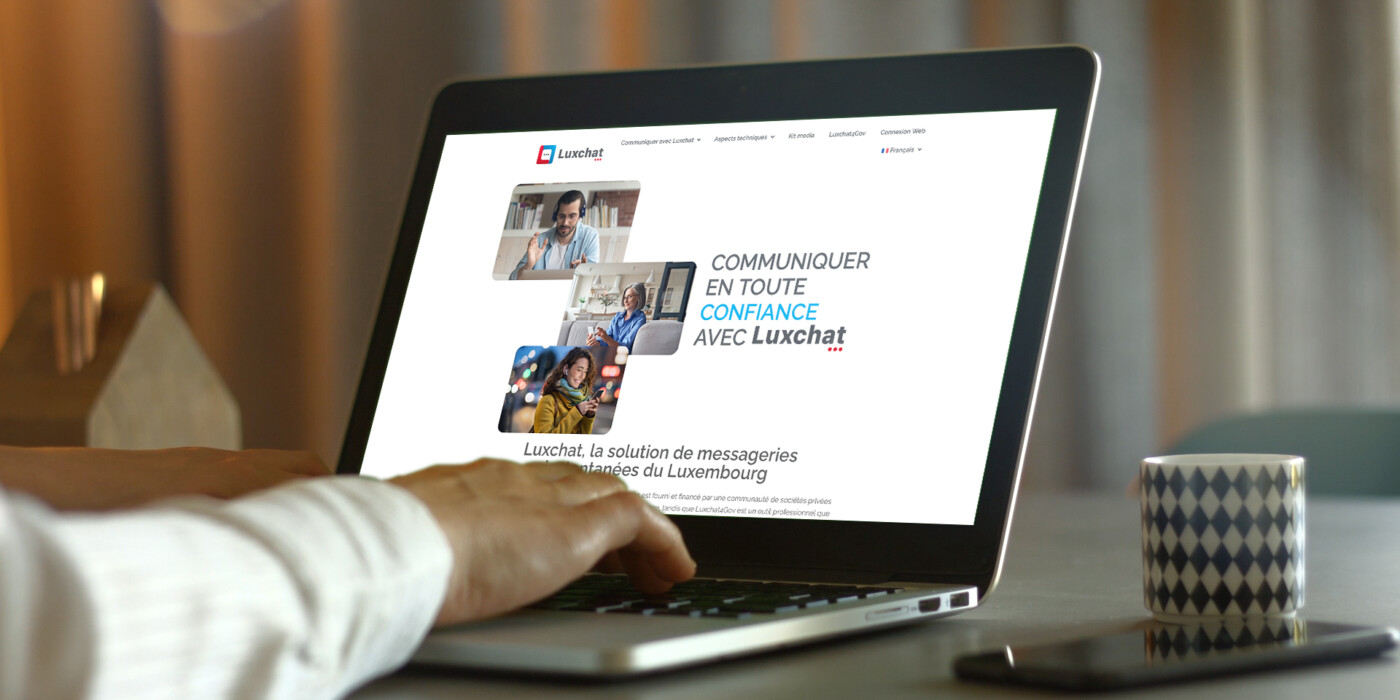 Le site de Luxchat affiché sur l'écran d'un ordinateur