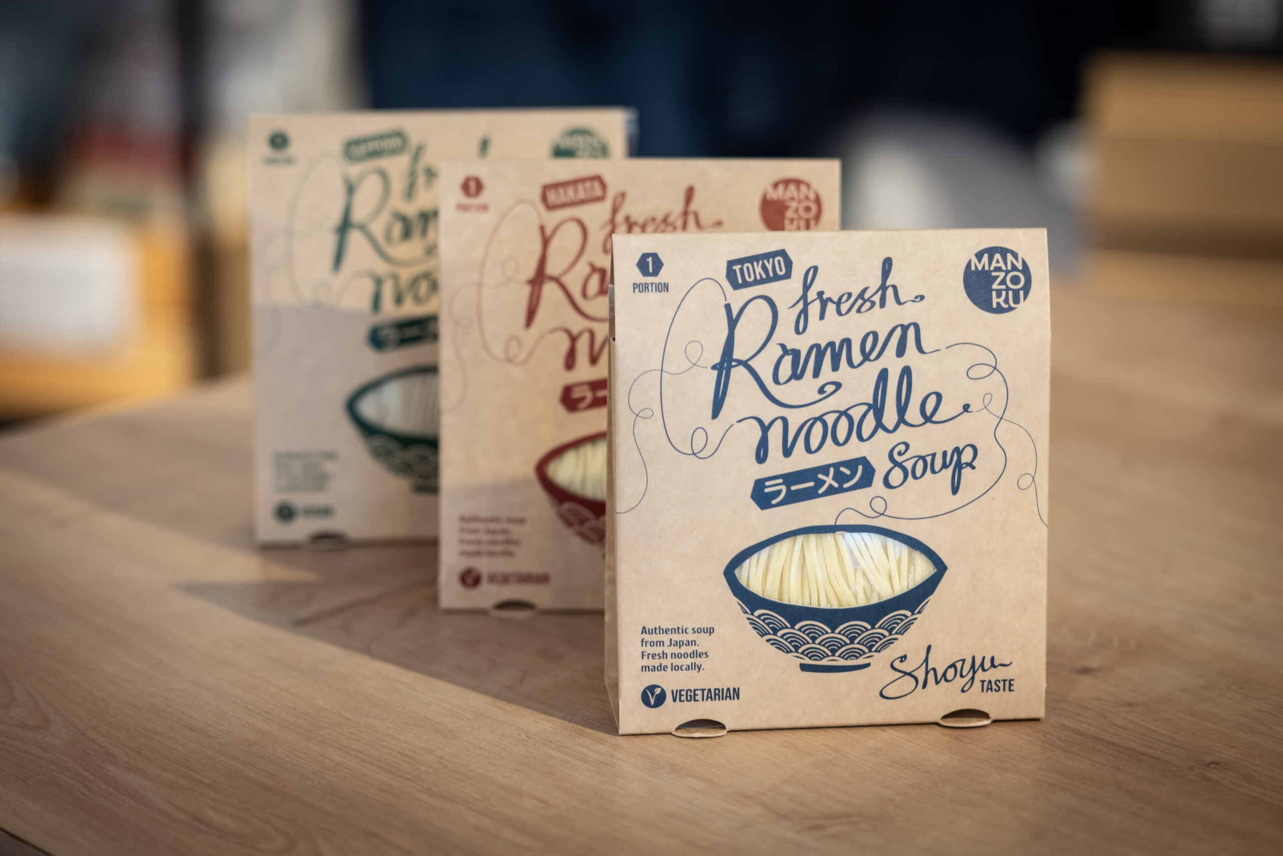 Certains packagings de ramens ont été dessinés par Mei Chan qui a une formation de designer. (crédit: Laurent Antonelli / Agence Blitz)