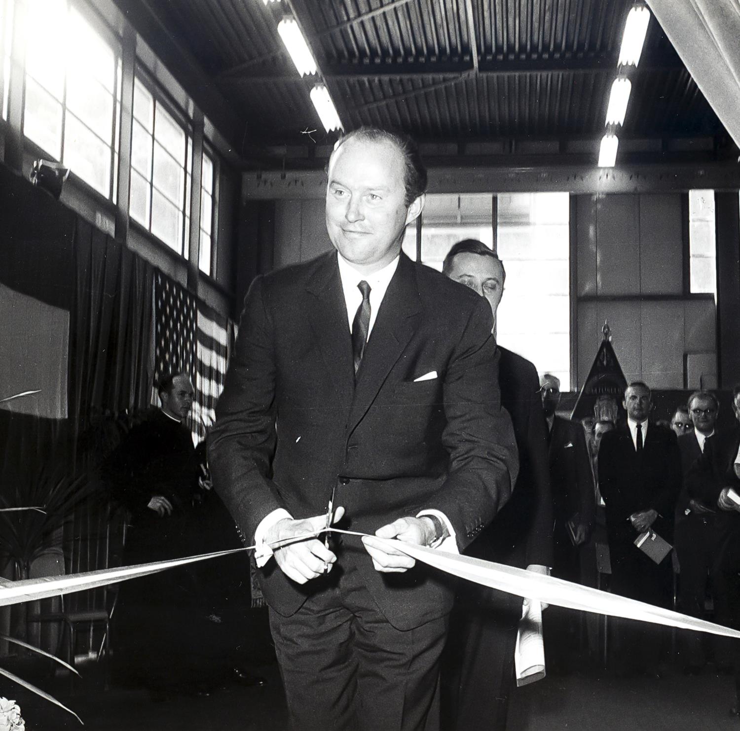 1963 - Inauguration de la première voie Tarca dans la nouvelle usine de production au Luxembourg (crédit: CTI Systems)