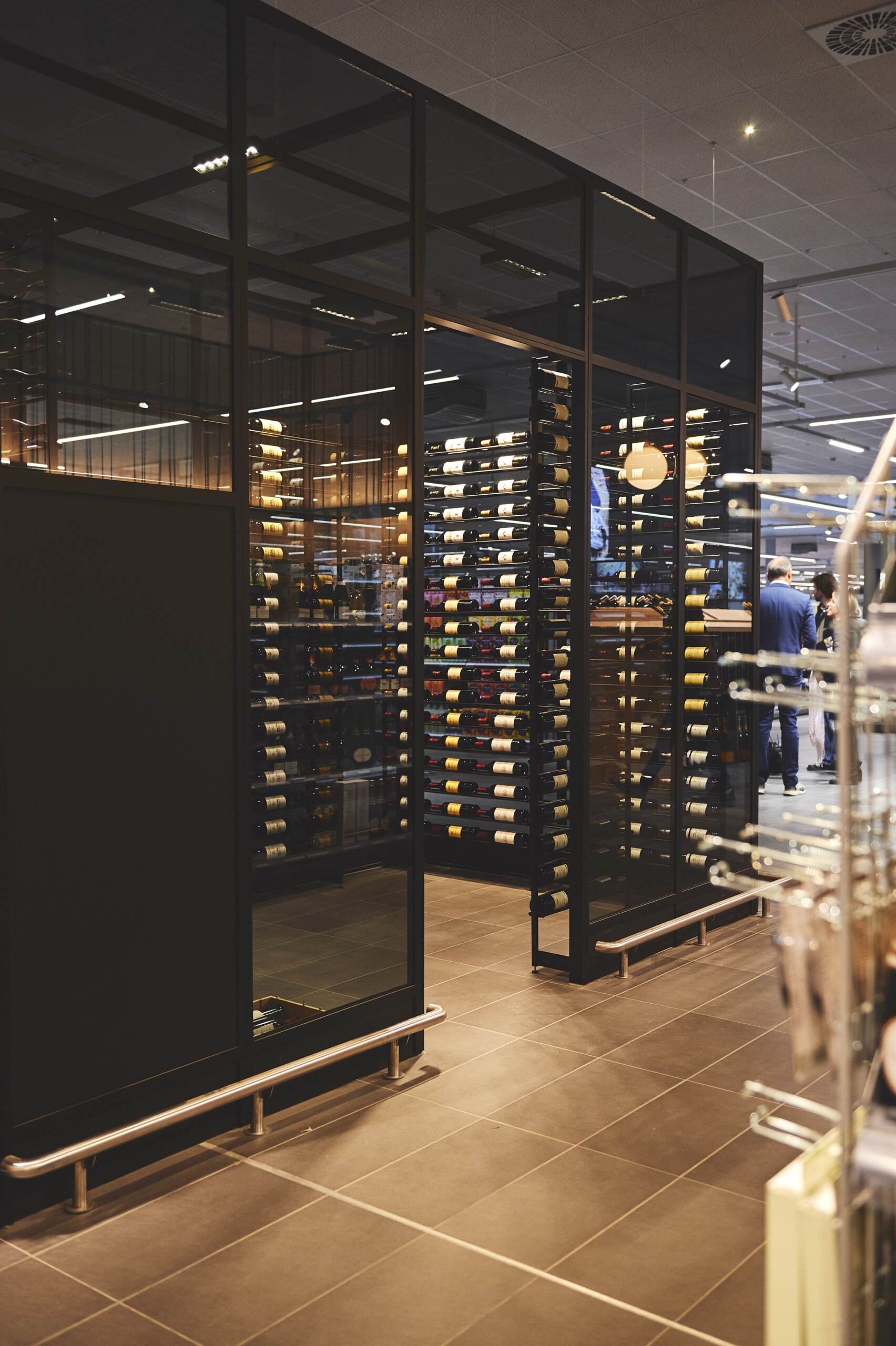 Des grands crus font leur apparition dans l'espace vin (crédit : Cactusà