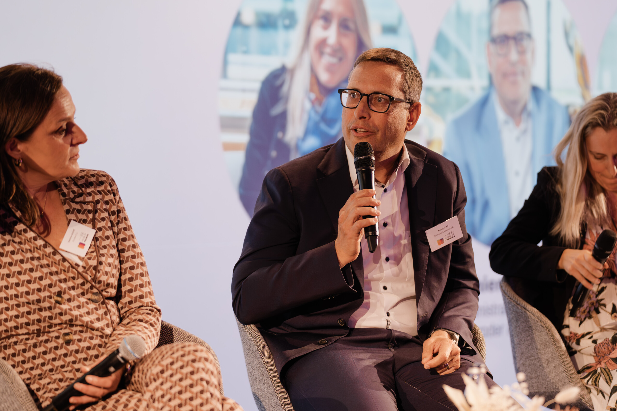 (De g. à dr.) Stéphanie Jauquet, cheffe d'entreprise et fondatrice Cocottes & Co; Thierry Flies, administrateur délégué Schroeder & Associés et Carole Muller, CEO Fischer.