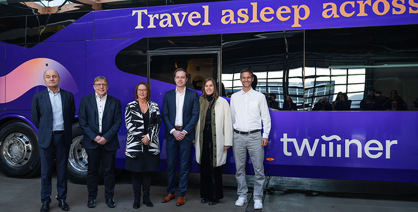 Emile Weber and Twiliner officially present the first Twiliner coach in Luxembourg Emile Weber and Twiliner officially present the first Twiliner coach in Luxembourg