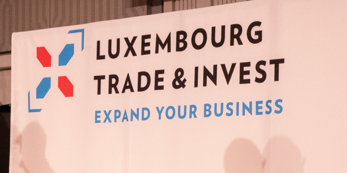 Inscription murale : Luxembourg Trade and Invest . Expand your business