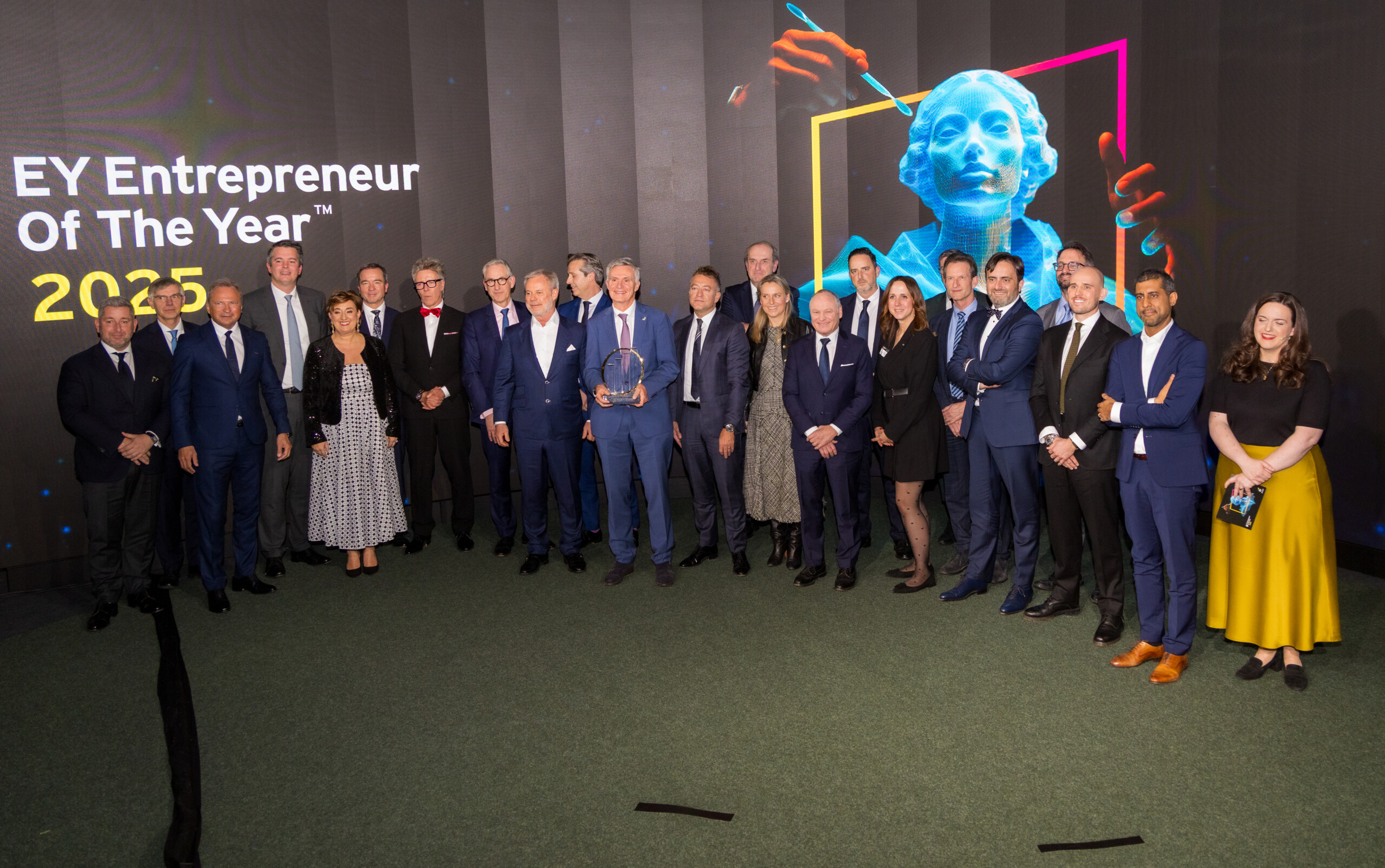 L’édition 2025 a réuni six finalistes aux parcours singuliers, reflet de la richesse et du dynamisme entrepreneurial du Luxembourg. Aux côtés de René Beltjens figuraient Nishant Fafalia, dirigeant de la banque numérique Advanzia ; Tristan Mackie, moteur de l’expansion européenne du groupe Yesss ; Marie-Christine Mariani, fondatrice de MCM Steel, spécialisée dans le négoce et la transformation de l’acier ; Hans-Jürgen Schmitz, partenaire de Mangrove Capital Partners et acteur clé du capital-risque ; ainsi que Laurent Schonckert, figure emblématique du groupe Cactus (crédit: Charly Petit / Chambre de Commerce) 