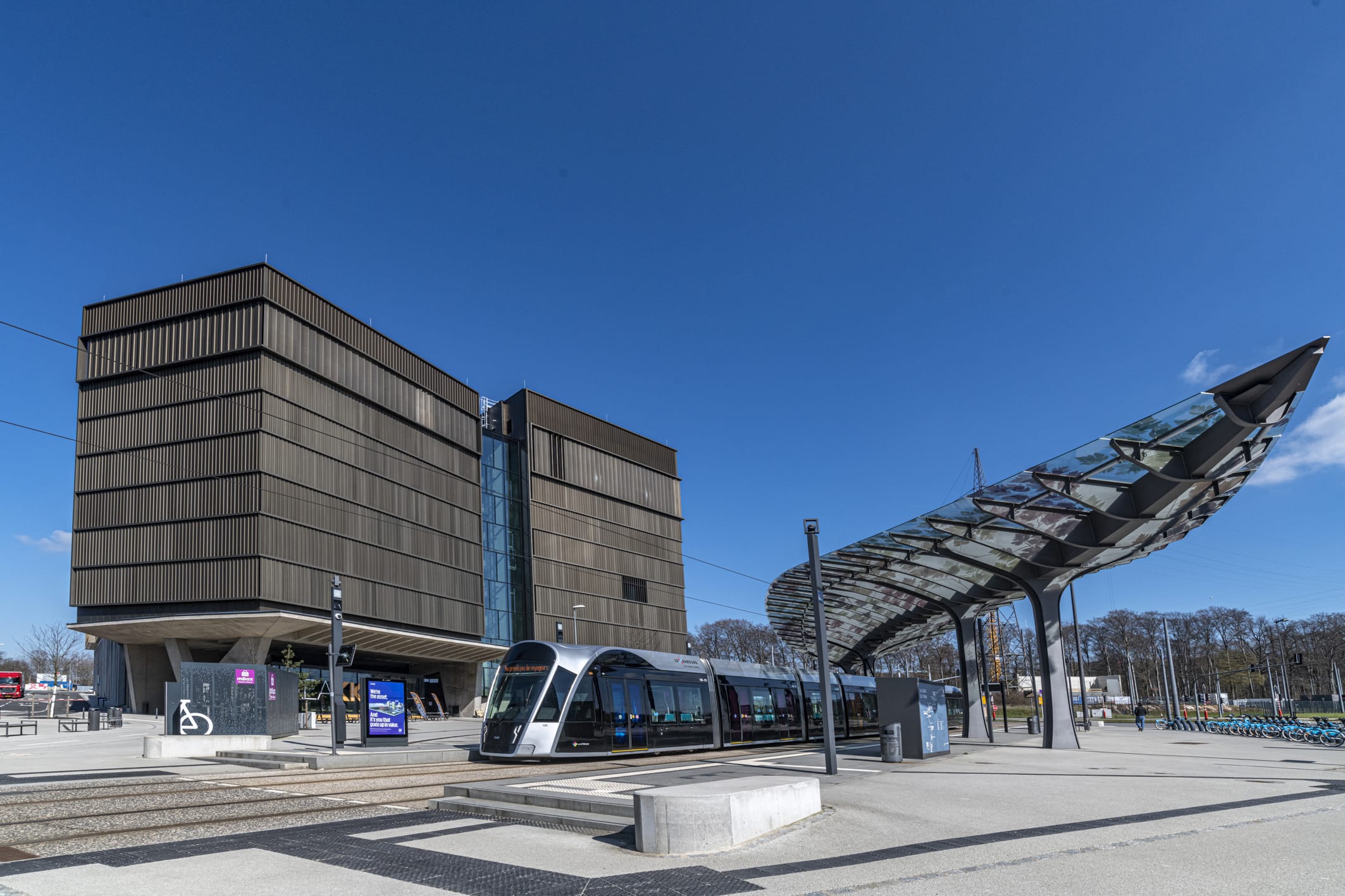 Le pôle d'échange multimodal situé à l'entrée du Kirchberg, une autre réalisation qui met en exergue l'expertise de la société (crédit : Perrard)