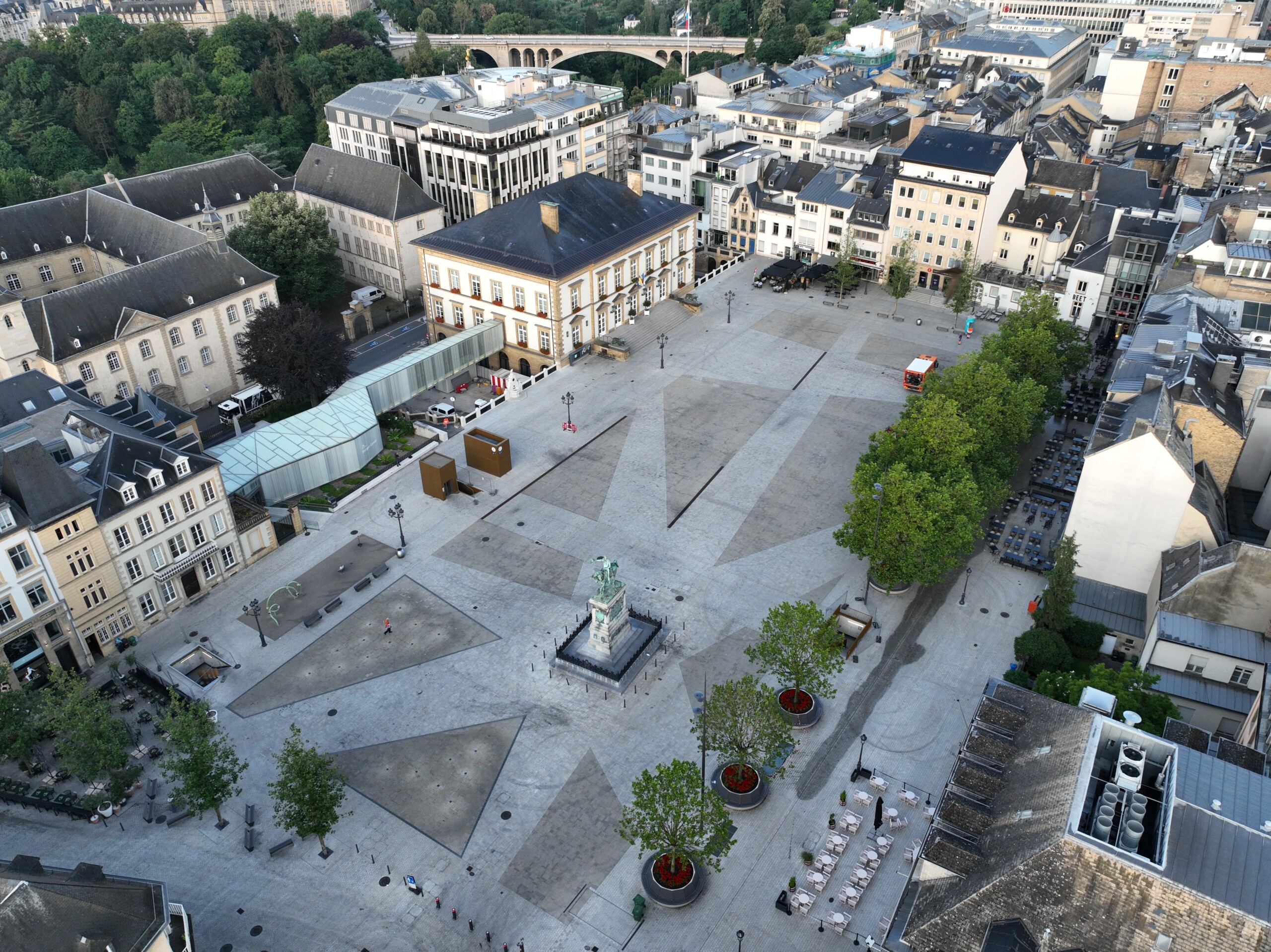 La place Guillaume II, l'un des chantiers emblématiques de ces dernières années (crédit : Henri Collette/1111 Photography)