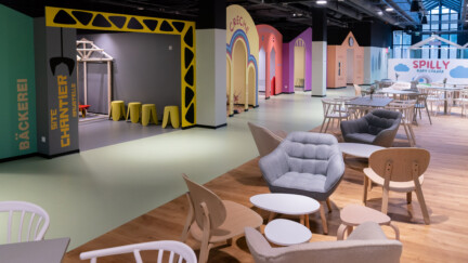 Espace Spilly, espace de jeu pour enfants où sont réunies des petites échoppes (crèche, chantier, restaurant, ....)