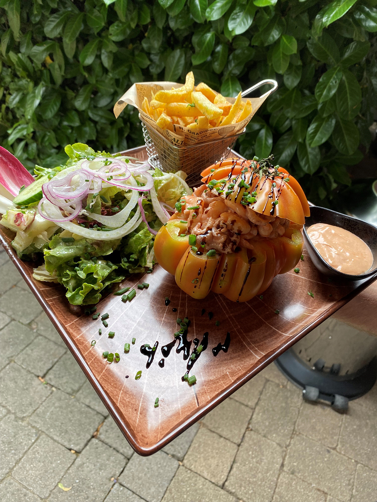 Situé au centre de Remerschen, le Bistrot Gourmand offre, dans une ambiance de bistrot parisien, une large palette de vins régionaux et de spécialités culinaires qui sauront ravir les amateurs de bonne chère (crédit Bistrot Gourmand)