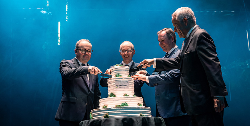 Banque Raiffeisen célèbre son centenaire et présente son engagement « All about you » Banque Raiffeisen célèbre son centenaire et présente son engagement « All about you »