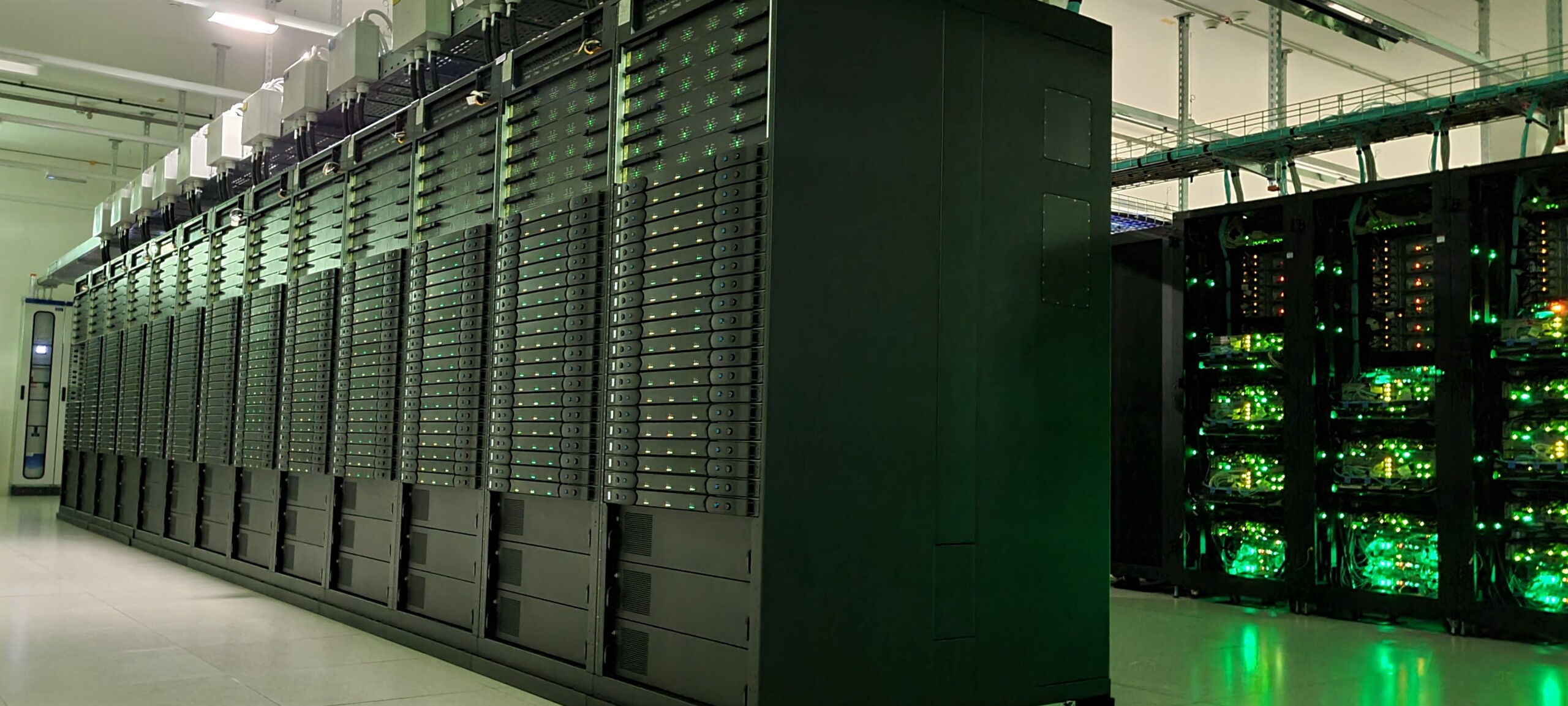  LuxProvide est chargée de l'exploitation du superordinateur MeluXina et de faciliter l'accès à l'utilisation de ses capacités de calcul en mettant en place une structure d'accompagnement dédiée aux projets de calcul haute performance des entreprises (crédit LuxProvide).