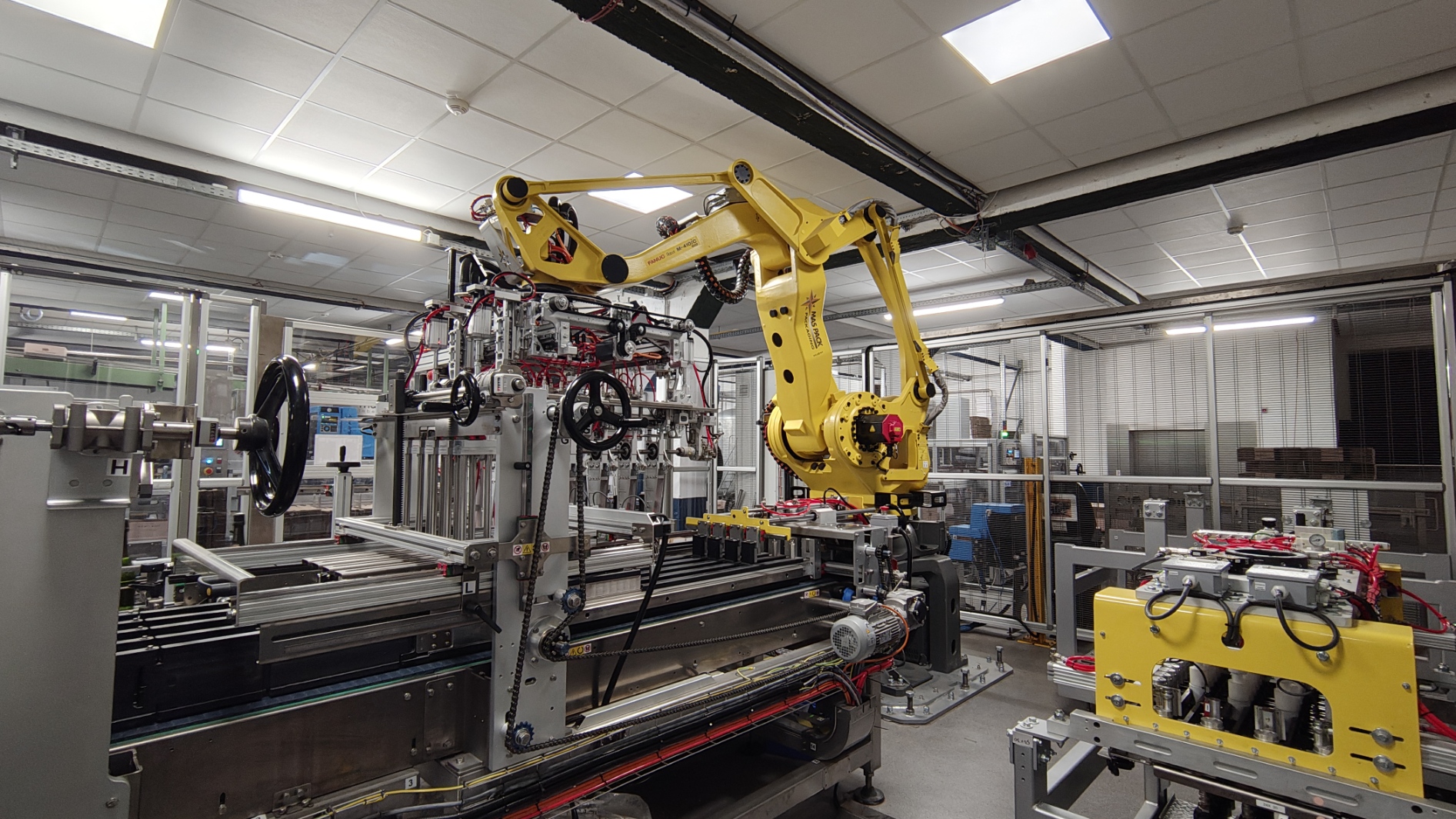 Les machines équipent les entreprises évoluant sur le segment des liquides : vins, bières, eaux, jus, savons, produits chimiques,… (crédit: Bonte)