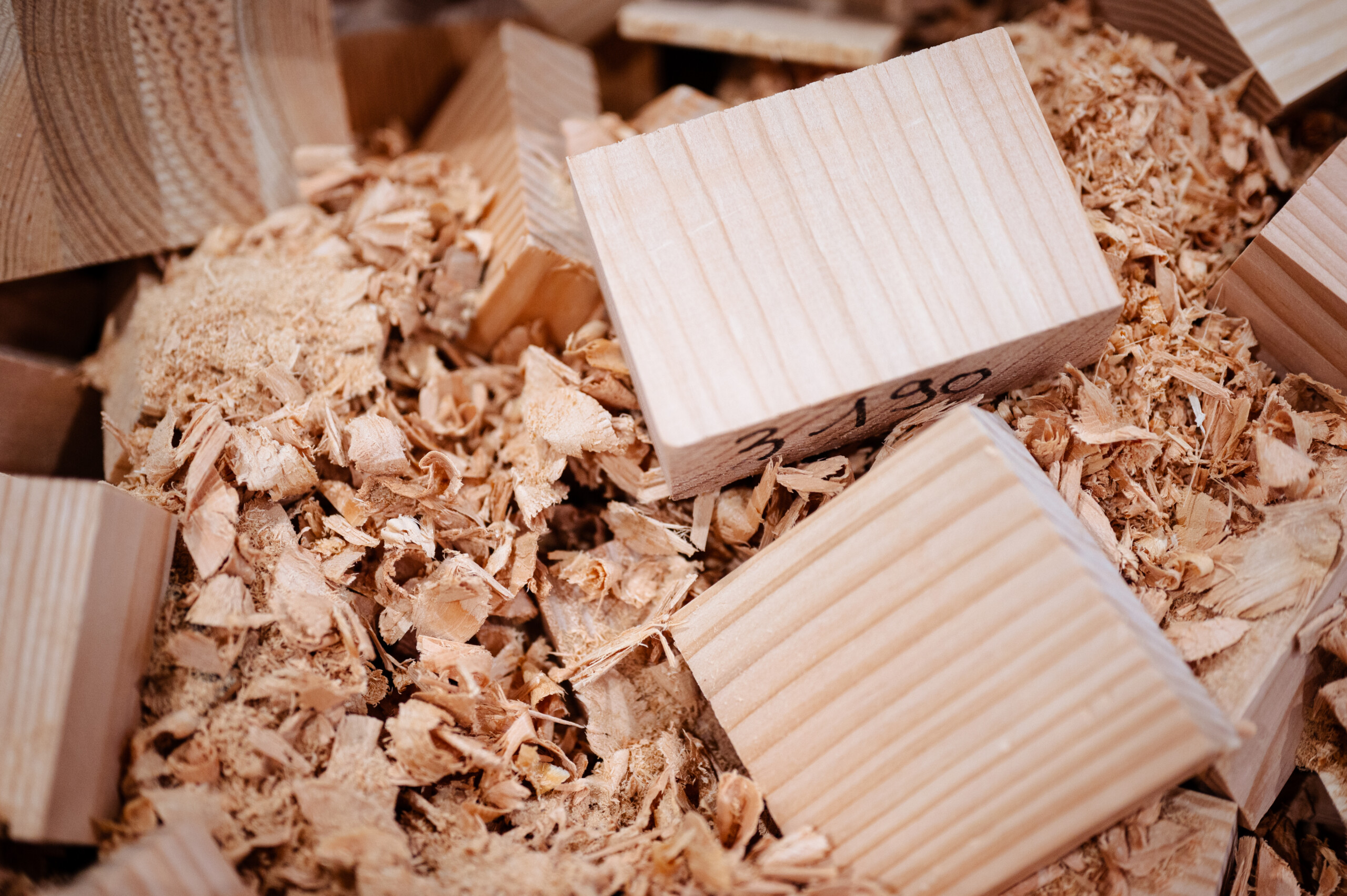 (De g. à dr.) Emmanuel Weiss, responsable commercial, LEKO LABS Luxembourg ; Nil Blanchy, senior International Affairs advisor, Trade Fairs, Chambe de Commerce ; Mady Lellé ; François Cordier, président-fondateur LEKO LABS et Carlo Thelen, directeur général, Chambre de Commerce (crédit Anouk Flesch).