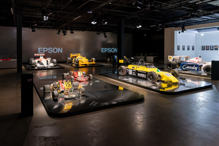 Une exposition consacrée à Ayrton Senna a pris place dans l’espace baptisé Galleria 610, véritable musée de l’automobile (crédit: Emmanuel Claude / Focalize)