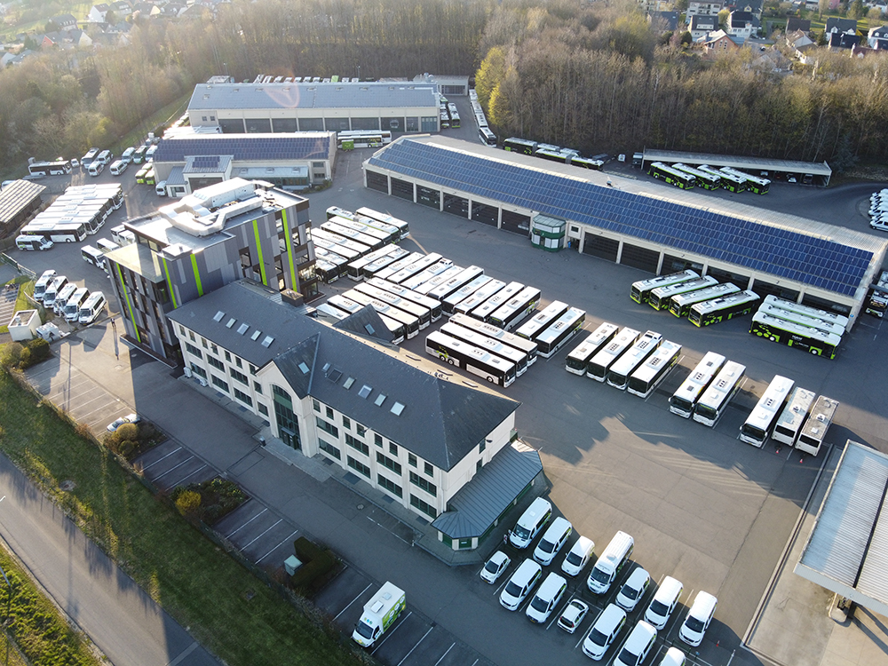 La centrale photovoltaïque aménagée sur les toits du site de Bacharage était la plus grande du pays au moment de son installation en 2004 (crédit Sales-Lentz).