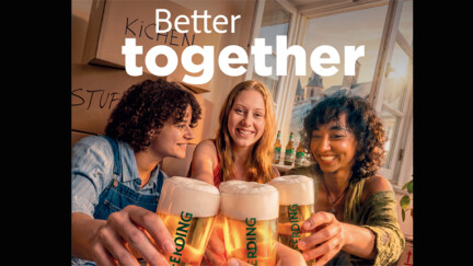 Bofferding dévoile « Better together » sa nouvelle plateforme de marque 3 femmes qui trinquent avec 3 verres de bière Bofferding