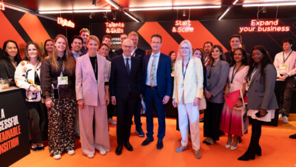Luc Frieden, Premier ministre du Grand-Duché de Luxembourg aux côtés de Carlo Thelen, directeur général de la Chambre de Commerce ; Cindy Tereba, CTO et directrice Affaires internationales (à dr.) et Stéphanie Damgé, directrice Entrepreneurship (à g.) et les équipes de la Chambre de Commerce sur le stand de la Chambre de Commerce (crédit: E. Claude, Focalize). Nexus 2026 : et de trois !