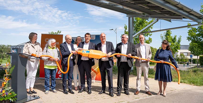 La commune de Niederanven et Enovos inaugurent un nouveau carport photovoltaïque La commune de Niederanven et Enovos inaugurent un nouveau carport photovoltaïque