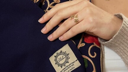 Etiquette "made in India" sur un vêtement Shaleen