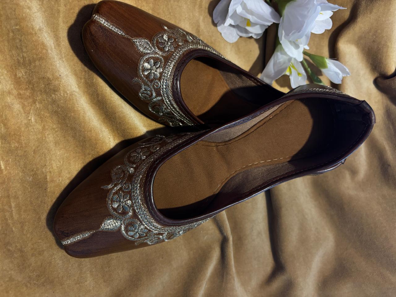 Shaleen products are made in India by skilled Indian artisans whose techniques and traditions have been passed down through generations (copyright : Shaleen)