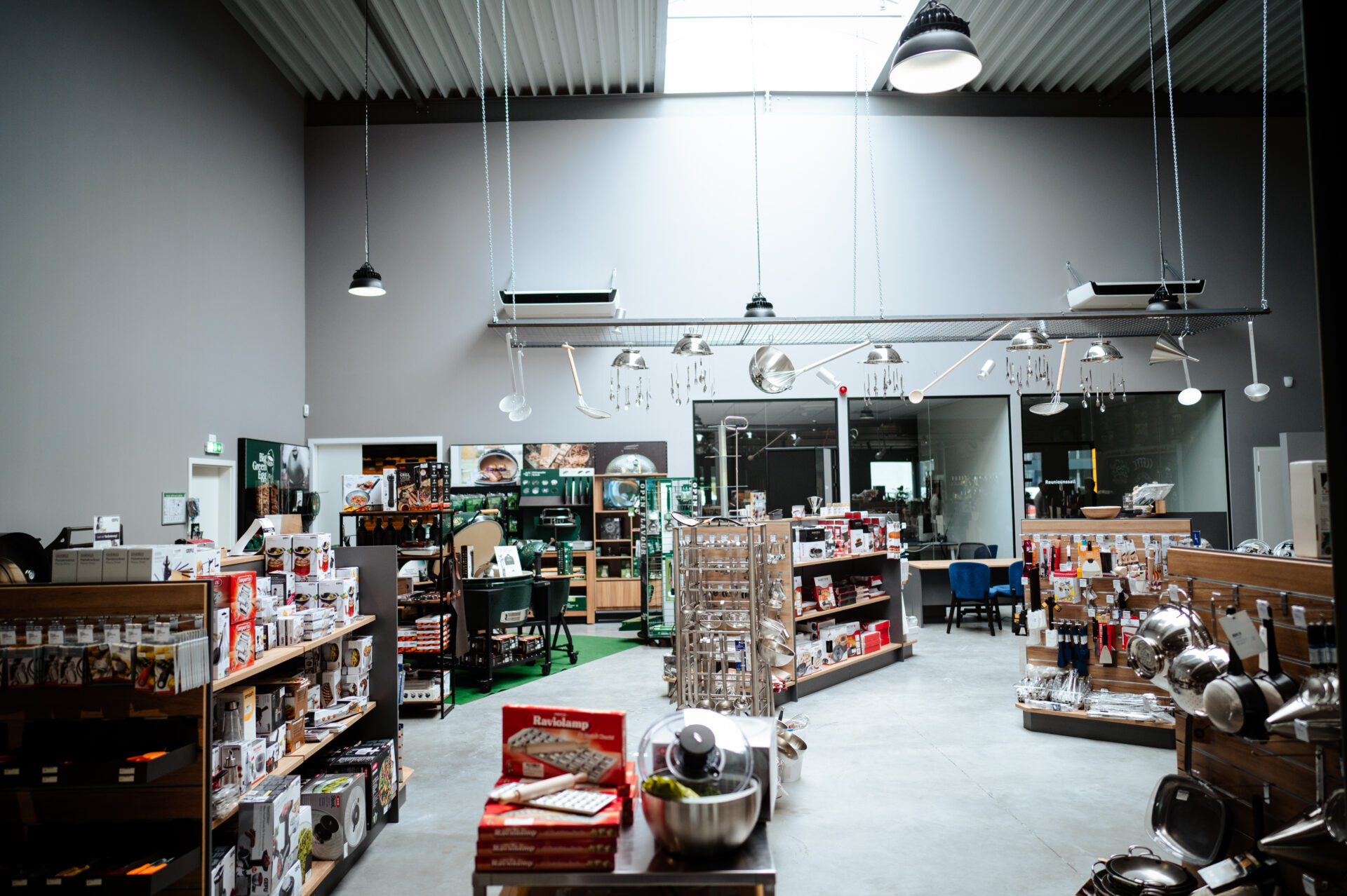 Maison Josy Juckem est spécialisée dans l’installation de cuisines professionnelles pour les secteurs de la restauration, les commerces
de bouche et les laboratoires alimentaires et la fourniture de matériel professionnel. L’entreprise s’est également lancée en 1956
dans la torréfaction de café artisanal (crédit: Anouk Flesch)