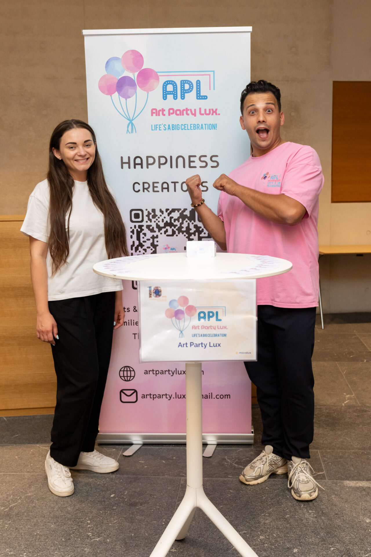 De nombreux entrepreneurs soutenus par microlux étaient présents à la soirée. D'autres étaient représentés sur les panneaux d'une belle galerie photos. 