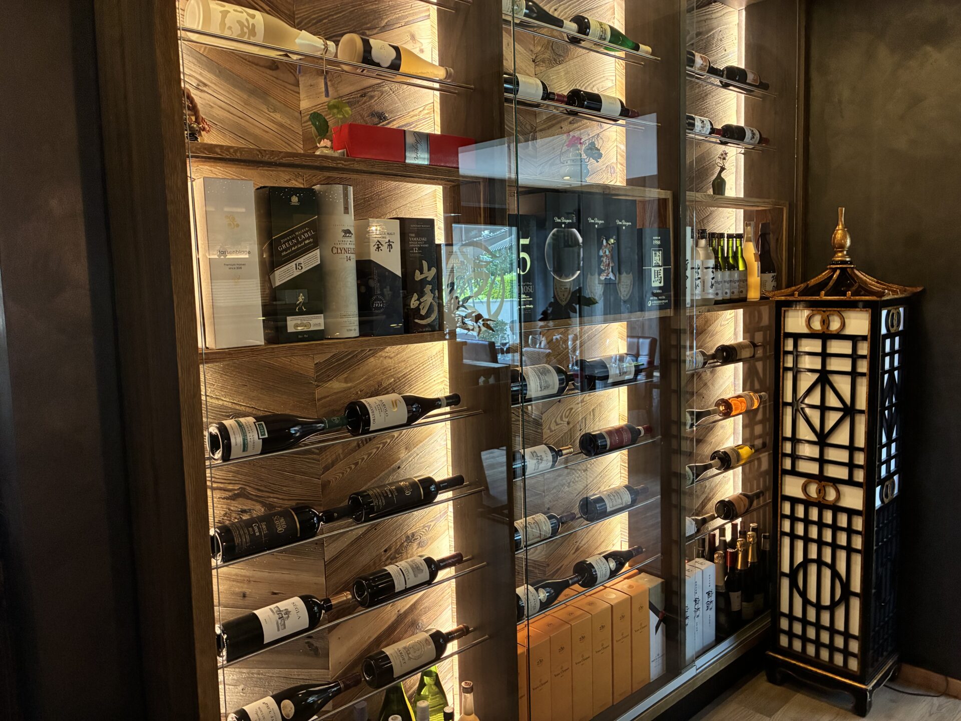 Le restaurant propose également une belle gamme de vins et sakés (crédit: C.B.)