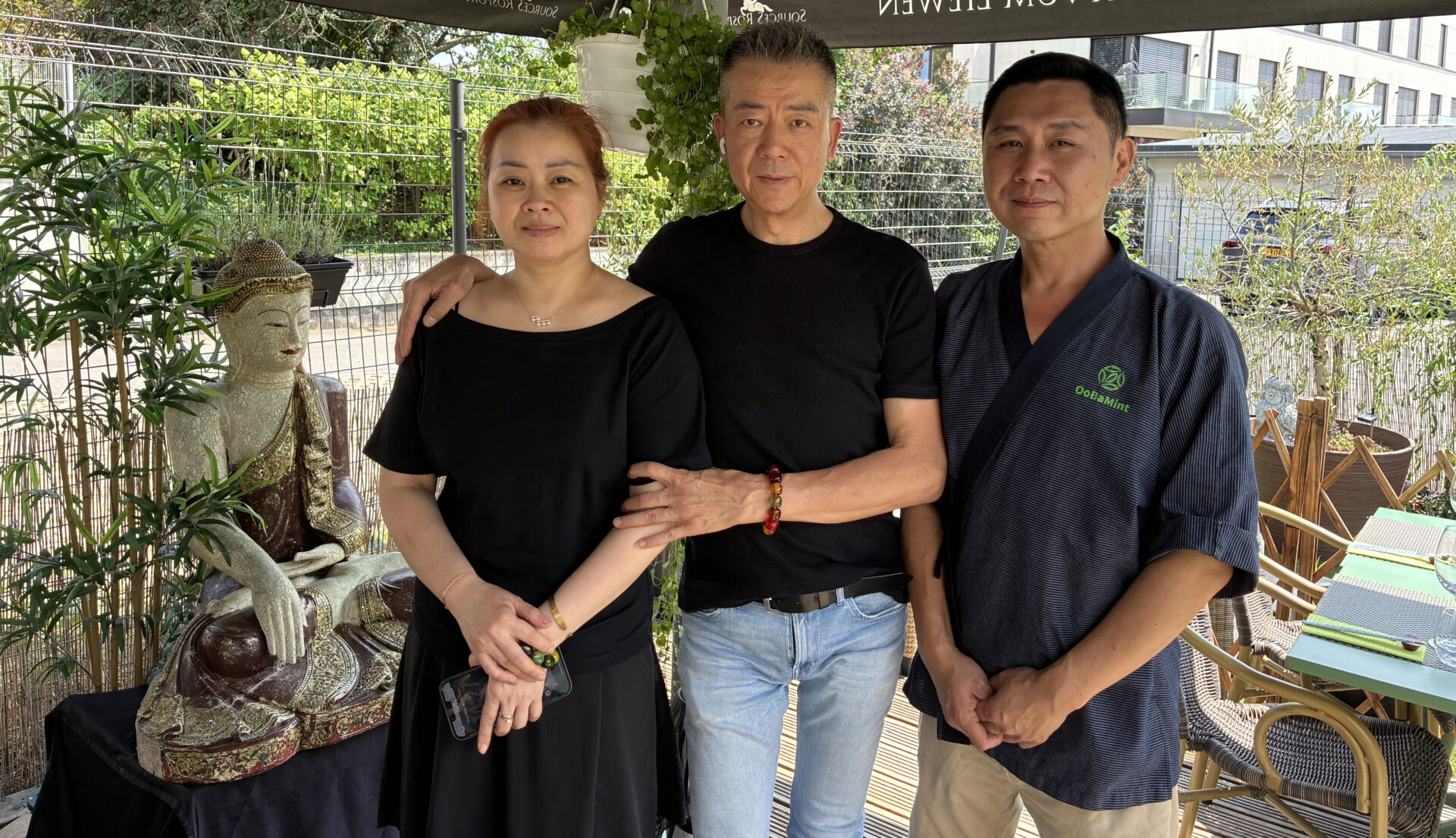 (De g. à d.)  Nhan Nahn On, Van Tram et le chef Arthur (crédit: C.B)