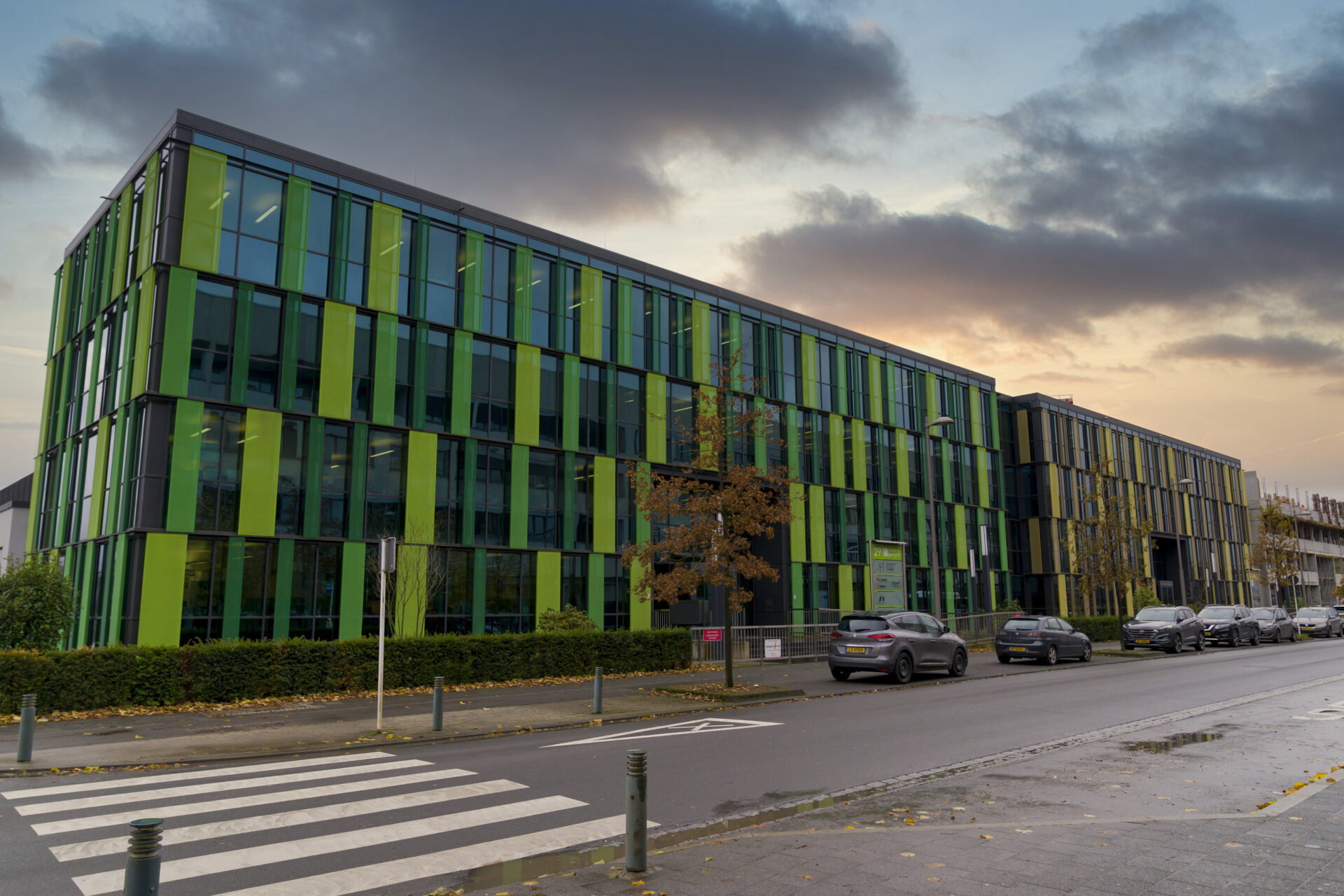 La House of Biohealth offre une solution d’hébergement clé en main aux entreprises des technologies de la santé en leur proposant des surfaces aménageables leur permettant d'être rapidement opérationnelles avec leur activité de laboratoire. Actuellement, neuf entreprises (PME et TPE) et deux laboratoires de recherche publique (Luxembourg Institute of Health et Luxembourg Centre for Systems Biomedicine) occupent le site oú sont employées environs 450 personnes (crédit: Emmanuel Claude/ Focalize)