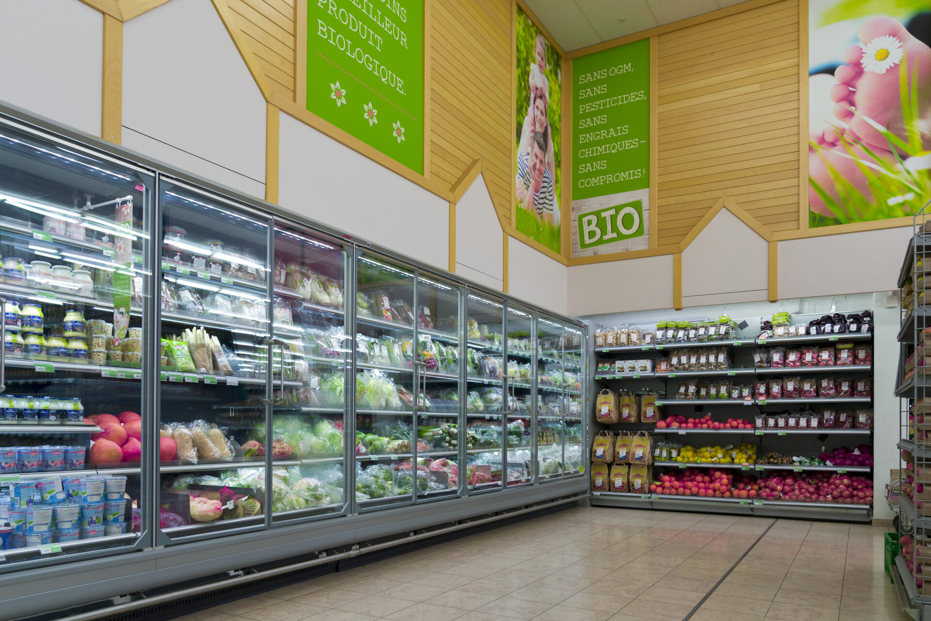 Les produits frais et les produits bios sont une des forces de l’enseigne Cactus, notamment grâce à des relations de longue date nouées avec des producteurs locaux (crédit: Emmanuel Claude/ Focalize)
