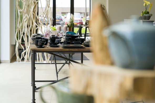 RAK Porcelain dispose aujourd’hui d’une capacité de production de 28 millions de pièces de porcelaine par an, certifiées du plus haut standard de qualité. L’entreprise fournit le secteur Horeca de 160 pays, répartis sur les 5 continents (crédit: Emmanuel Claude / Focalize)