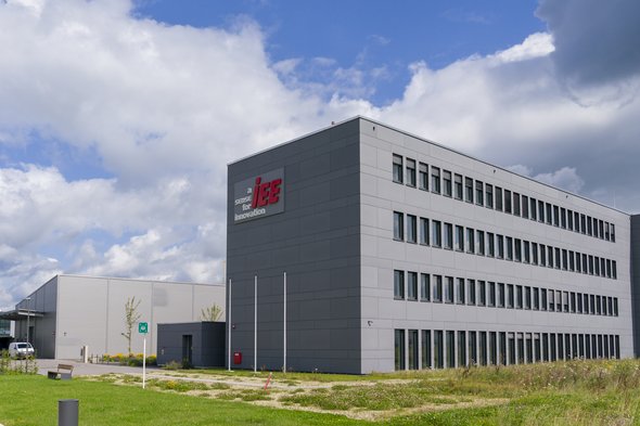L’entreprise IEE est installée depuis deux ans au sein du Luxembourg Automotive Campus, à Bissen. (crédit: Emmanuel Claude/ Focalize)
