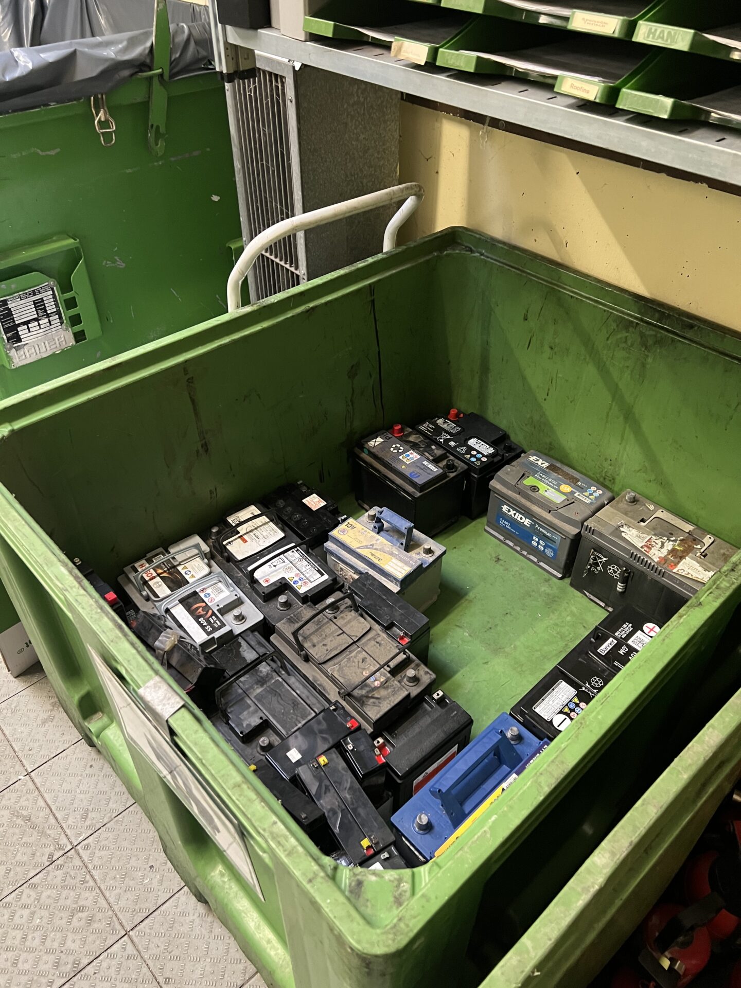 Ecobatterien asbl assure la collecte et le tri des batteries au Luxembourg, depuis les piles jusqu'aux batteries pour d'automobile. (crédit : Ecobatterien asbl)