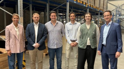 (Von l. nach r. ) Stéphanie Damgé, CEO, House of Entrepreneurship; Michael Johanns, Head of Product Management, BayWa r.e. Solar Trade Benelux ; Maximilian Wolf, Head of Supply Chain, BayWa r.e. Solar Trade Benelux ; Pierre Zevenne, Head of Technical Support, BayWa r.e. Solar Trade Benelux ; Davina Arimont, Site Coordinator Hosingen, BayWa r.e. Solar Trade Benelux und Carlo Thelen, CEO, Handelskammer Luxembourg (copyright: C.B.) BayWa r.e. Solar Trade Benelux: für nachhaltige Energielösungen