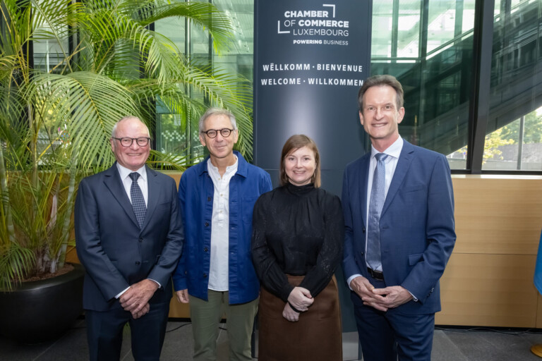 (De g. à d. ) Fernand Ernster, président de la Chambre de Commerce; Gilles Finchelstein, secrétaire général de la Fondation Jean-Jaurès; Christel Chatelain, directrice Affaires économiques de la Chambre de Commerce et Carlo Thelen, directeur général de la Chambre de Commerce (crédit: Michel Zavagno / Chambre de Commerce) 