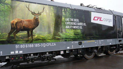 CFL cargo : 20 ans d’évolution au service du fret ferroviaire de demain Photo d'un cerf sur un wagon CFL